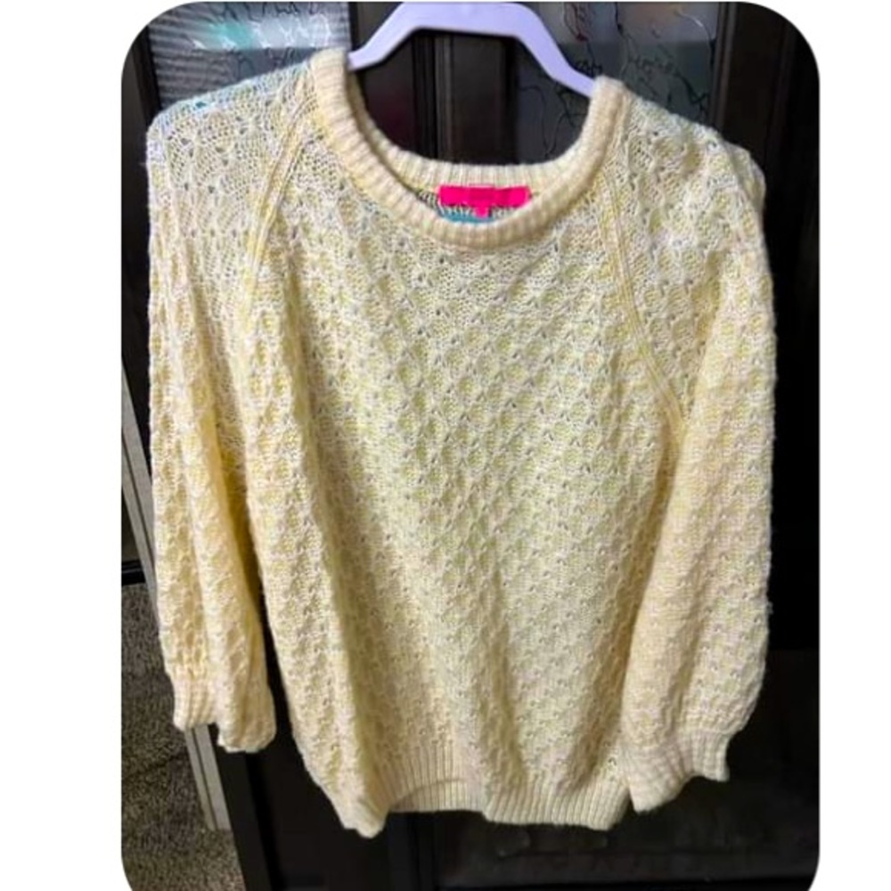 Lilly Pulitzer sweater in EUC